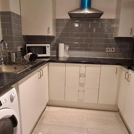 Private 2 Bed Flat Close To Excel & City Airport Лондон Екстер'єр фото